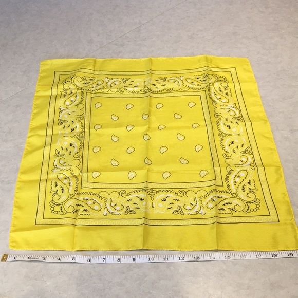 Bandana - Picture 3 of 5